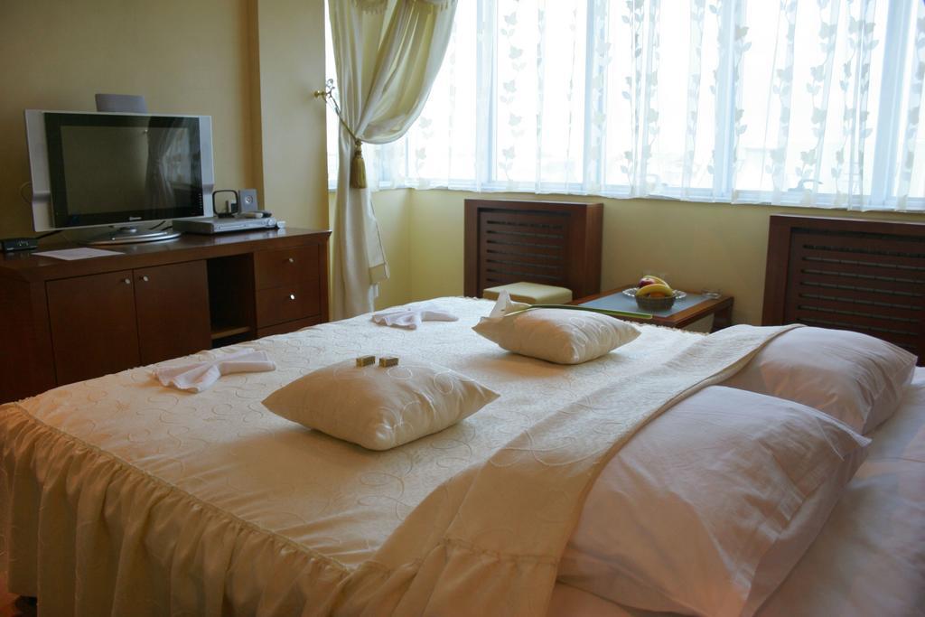 Panorama City Inn 스렘스키카를로브치 외부 사진