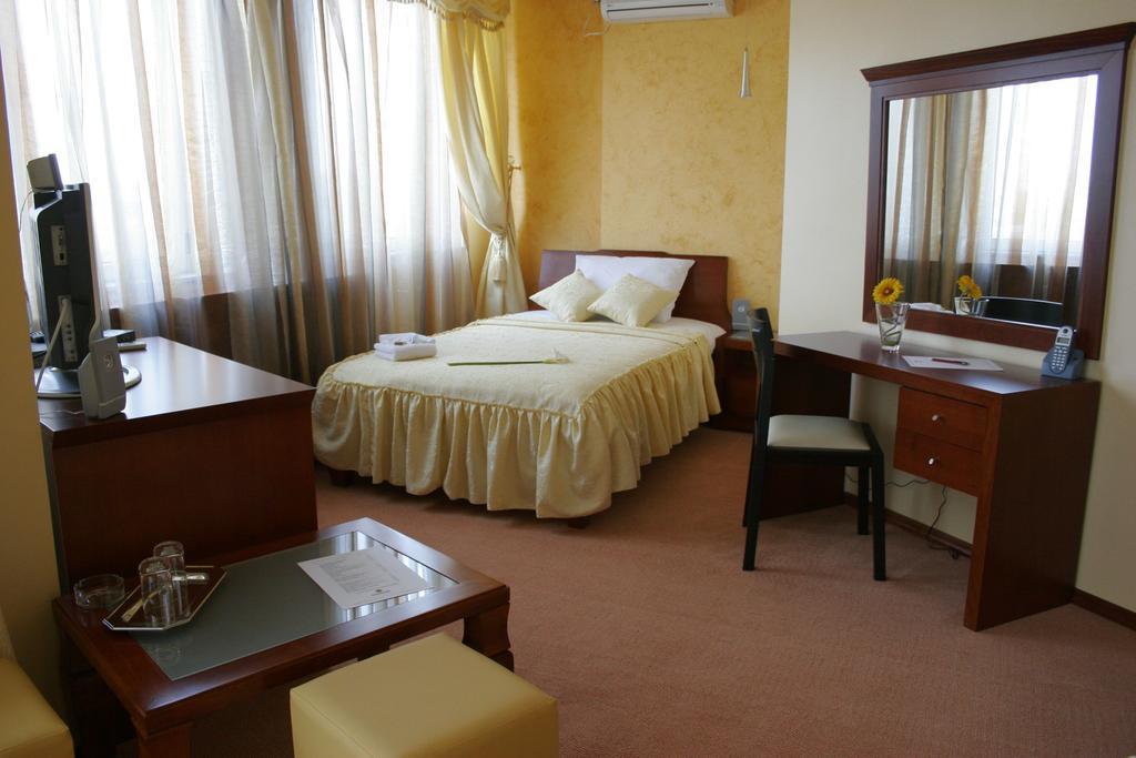 Panorama City Inn 스렘스키카를로브치 외부 사진