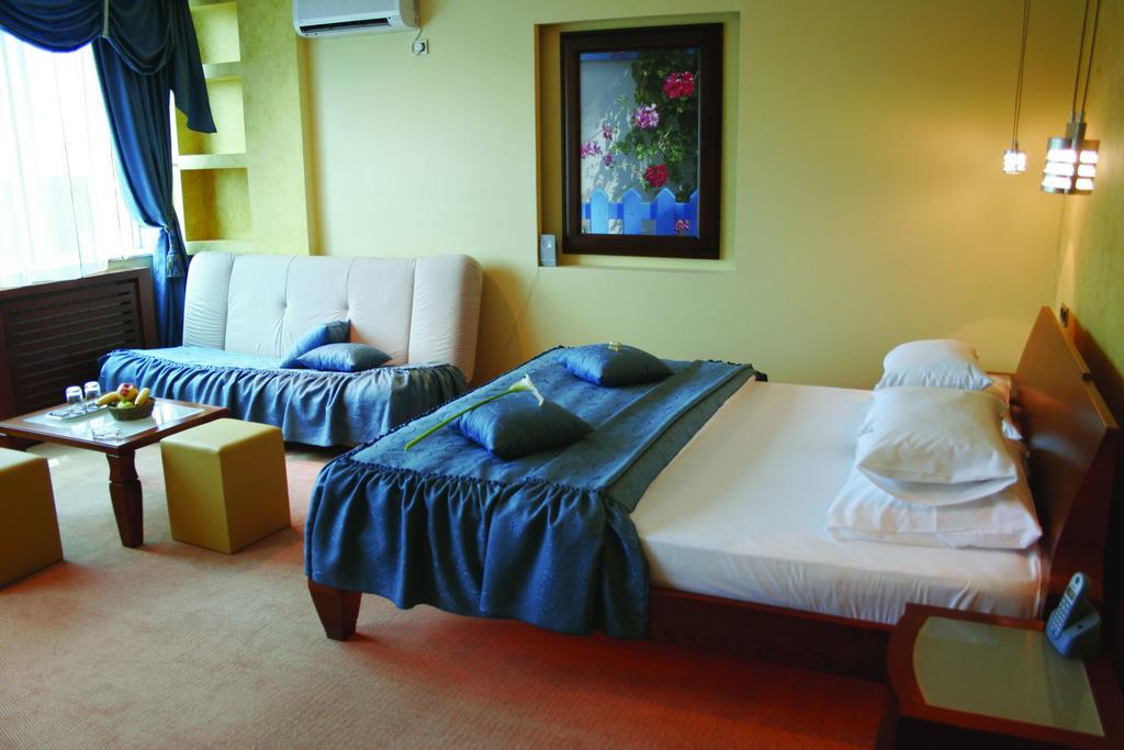 Panorama City Inn 스렘스키카를로브치 외부 사진